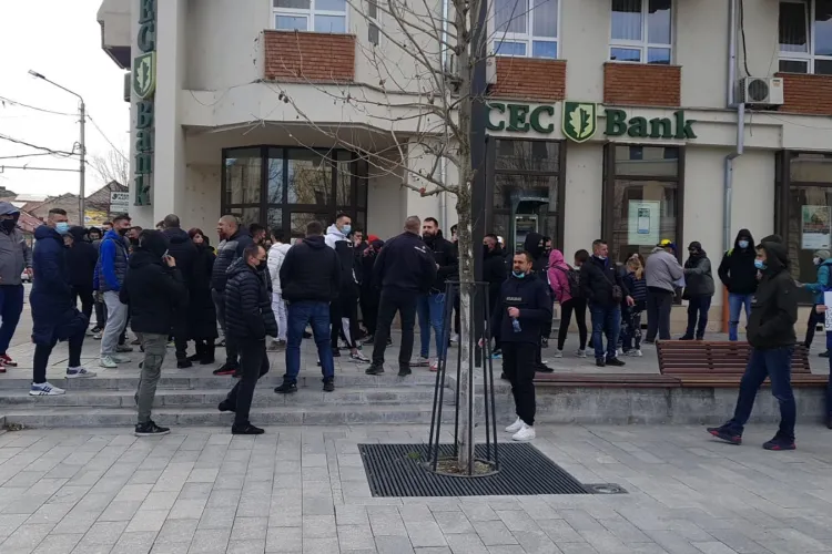 Încep protestele și la Cluj-Napoca. Sunt prezenți și ultrași din galeriile orașului - VIDEO