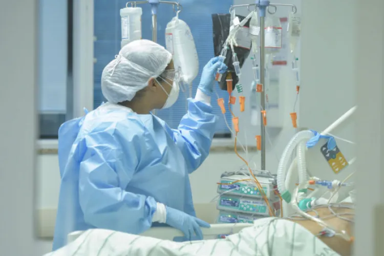 Tensiune maximă la secțiile ATI din Cluj: Tulpina britanică este dominantă. 70% dintre pacienți mor 