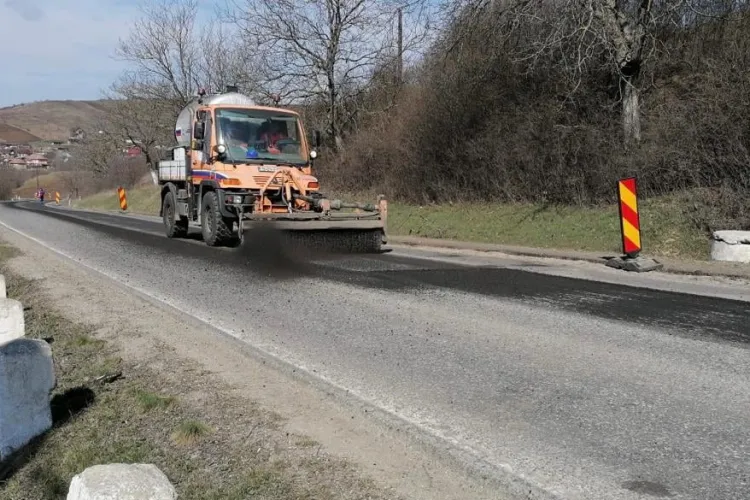 Lucrări de asfaltare între Apahida și Mociu. Traficul este afectat - FOTO   