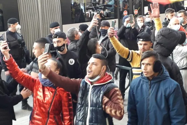 Societatea civilă a ieșit la proteste la Cluj? Cine sunt acești oameni? ”Fac pariu ca nu știu sa își scrie nici numele” - VIDEO