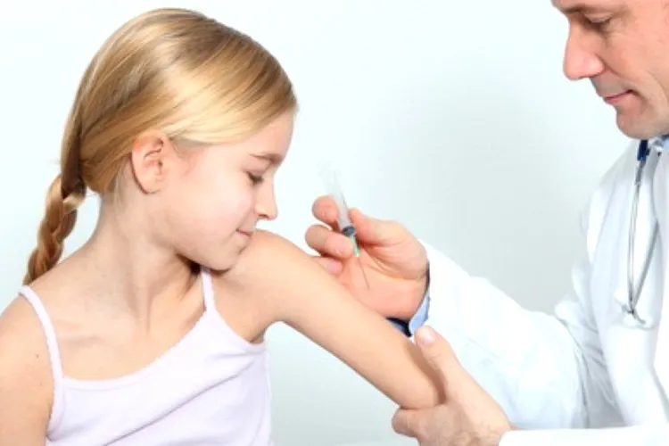 Vaccinarea anti-COVID la copii ar putea începe în această vară 