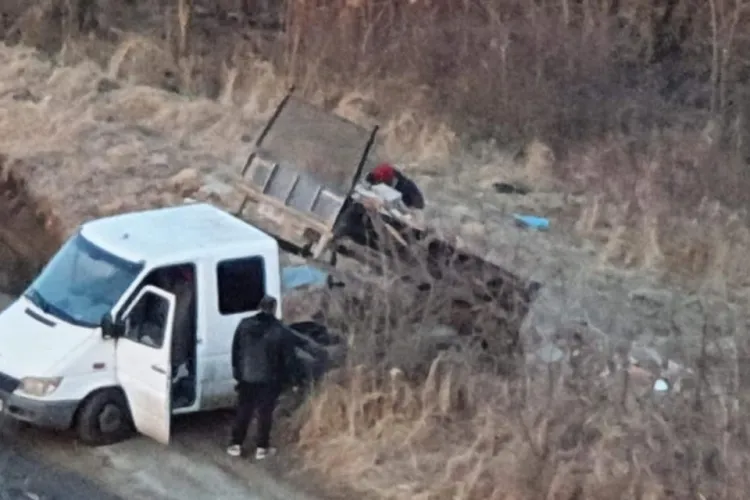 O altă ”vedetă” din Cluj-Napoca filmată când deversa deșeuri în Chinteni - FOTO