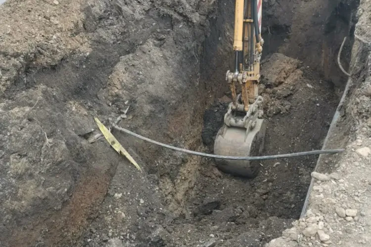 Un mal de pământ s-a PRĂBUȘIT peste o persoană în Gligorești - VIDEO