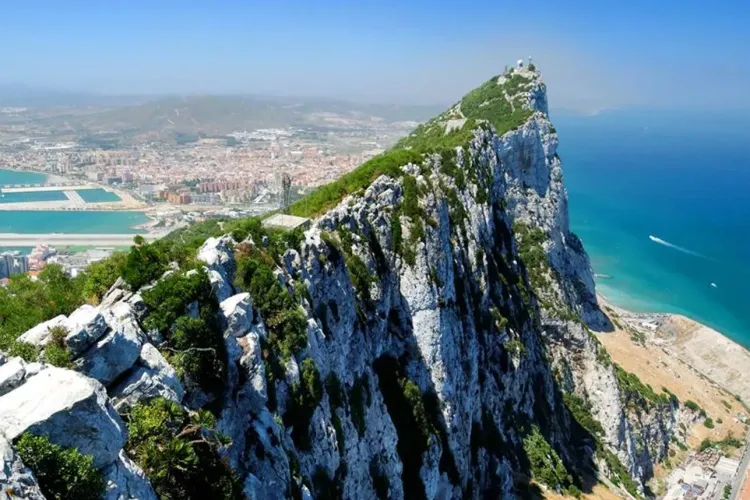 Prima țară care și-a imunizat întreaga populație adultă