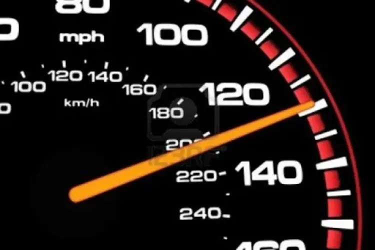 Bombardier din Câmpia Turzii prins cu 122 km/h în Luna. Era și beat