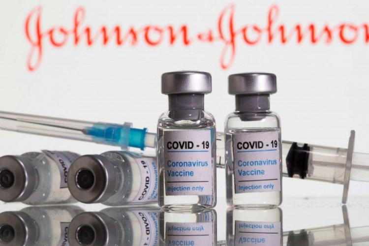 SUA va sista vaccinarea cu Johnson & Johnson, după depistarea a 6 oameni cu cheaguri de sânge