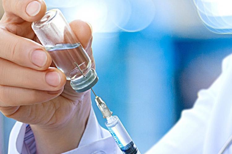 O nouă tehnică inventată de o infirmieră pentru a extrage doze suplimentare de vaccin anti-COVID 