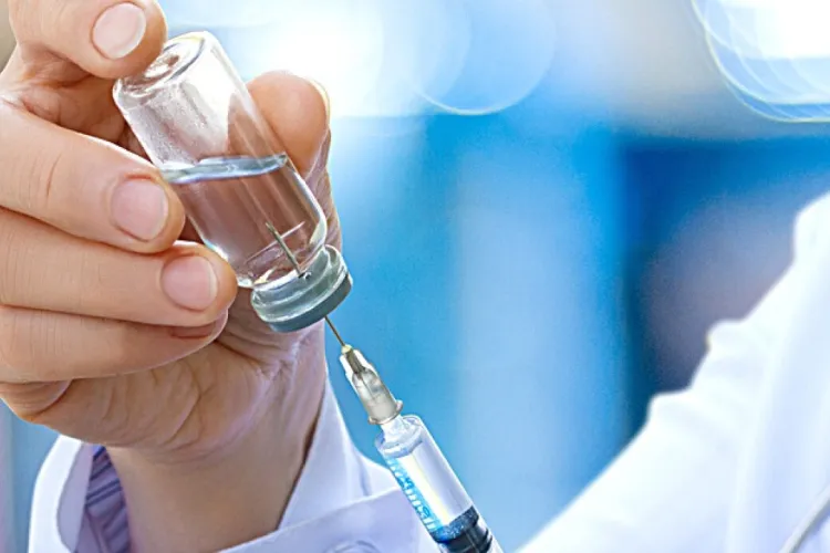 O nouă tehnică inventată de o infirmieră pentru a extrage doze suplimentare de vaccin anti-COVID 