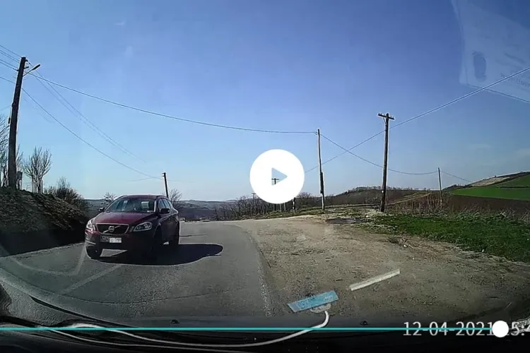 Scenă de infarct pe un drum din Cluj! A luat curba ca un adevărat kamikaze: Ne vedem la Poliție! - VIDEO