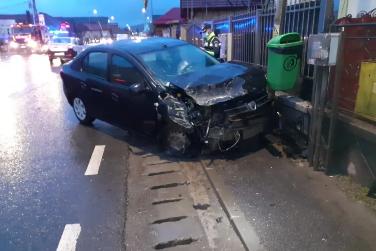 Accident în Florești! Mașinile au fost făcute PRAF - FOTO