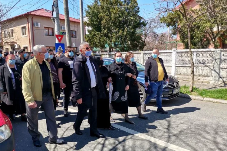 Înmormântare cu durere! Gabi Luncă, REGINA MUZICII LĂUTĂREȘTI, condusă pe ultimul drum