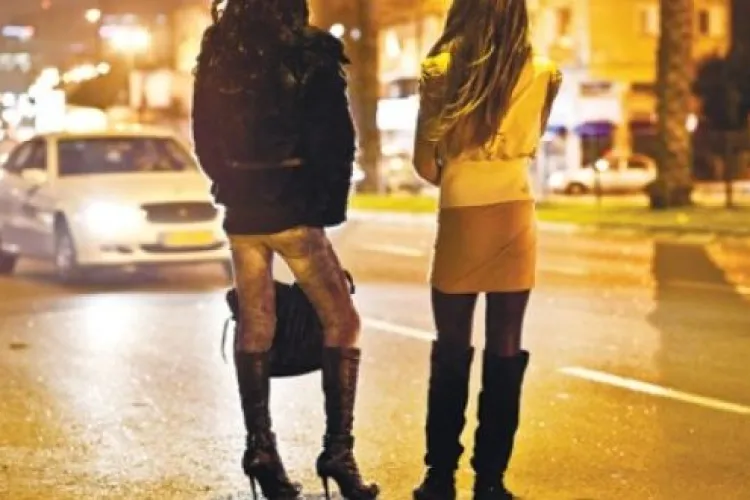  Prostituatele cer să fie vaccinate cu prioritate: „Suntem în prima linie, ţinem economia, ne asumăm riscuri” 