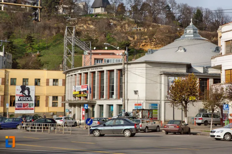 Cluj: Un pieton care traversa strada regulamentar a fost lovit de o mașină de poliție. Ce s-a întâmplat