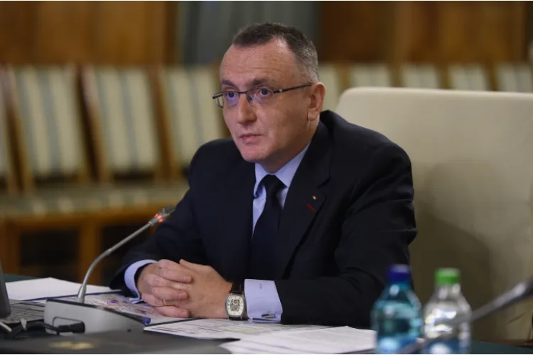 Ministrul Cîmpeanu recunoaște: mai multă materie înseamnă mai multe teme, dar nu ia masuri de reducere a programei, ci vrea modificarea calendarului