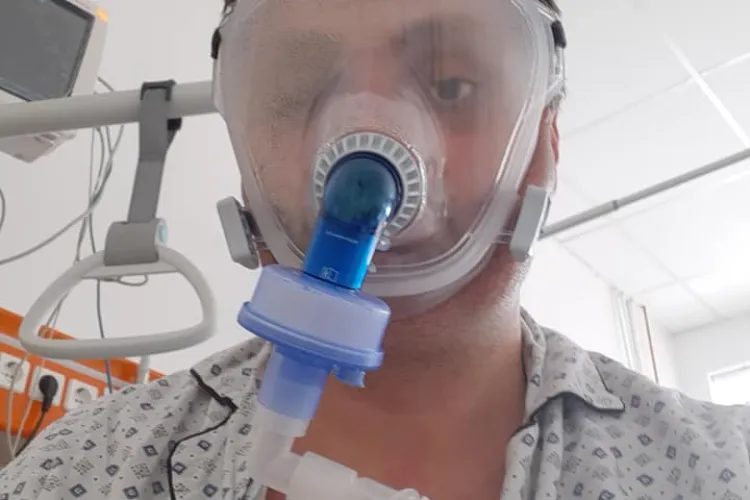 Cluj: Cum a ajuns un pacient infectat cu COVID și salvat de la moarte, să îi acuze pe medici că sunt criminali și îi leagă pe pacienți de pat