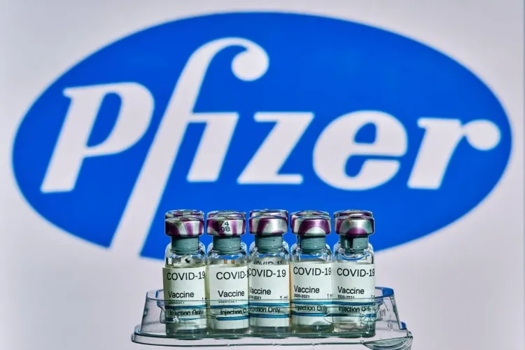 Veste bună! Vine un număr uriaș de doze de vaccin Pfizer în România   