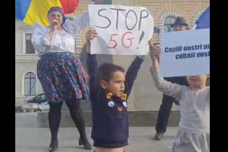 Diana Șoșoacă a adus copii la protestul de la Cluj: Stop 5G / Până la finalul anului vor să dezintegreze România