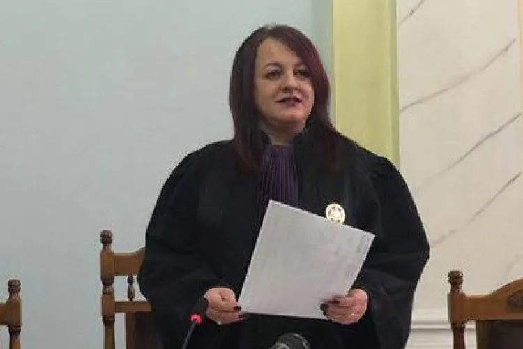 Judecătoarea Adina Lupea, Curtea de Apel Cluj, a rupt TĂCEREA. Vorbește despre mascarada COVID și cum e îngropată România