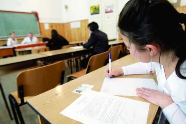 Evaluare Națională 2021. 59 de elevi din Cluj au luat nota 10 la simularea de la  matematică. La română, 5 elevi au obținut nota maximă 