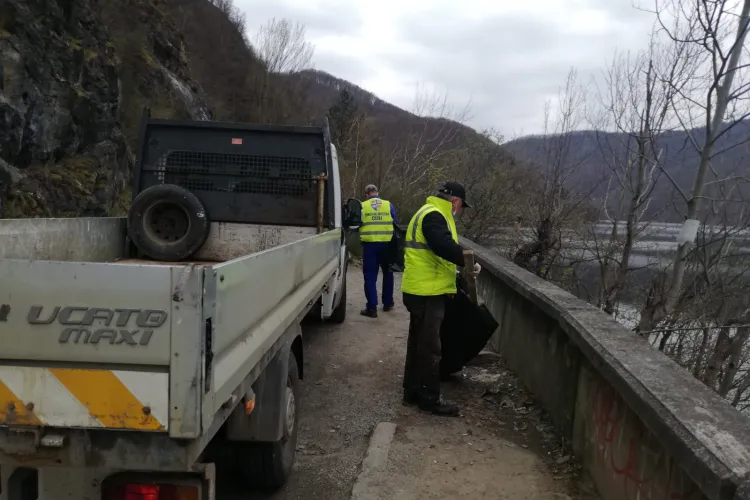 Au fost ecologizate două importante drumuri și zone turistice din județul Cluj - Galerie FOTO   