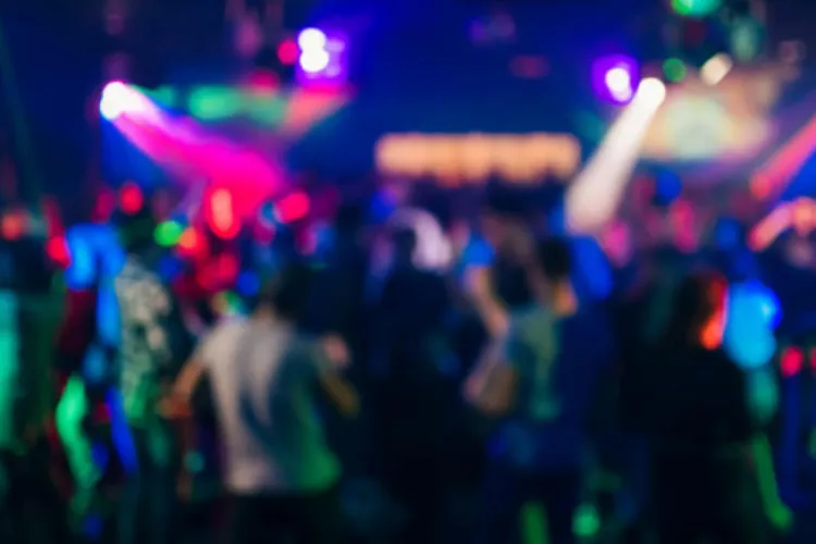 Petrecere cu zeci de oameni în Gilău, sâmbătă seară