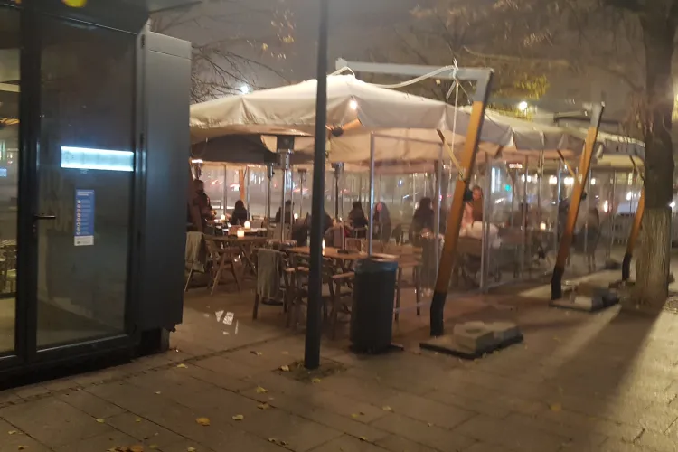 Restaurantele și barurile se deschid de astăzi la Cluj-Napoca. A venit momentul! Discotecile și cluburile mai așteaptă