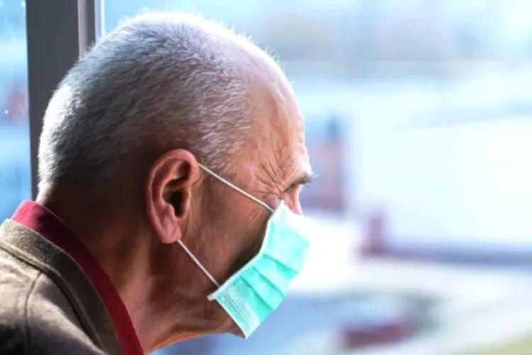 Povestea impresionantă a celor doi soți de 90 de ani pe care pandemia nu i-a putut despărți