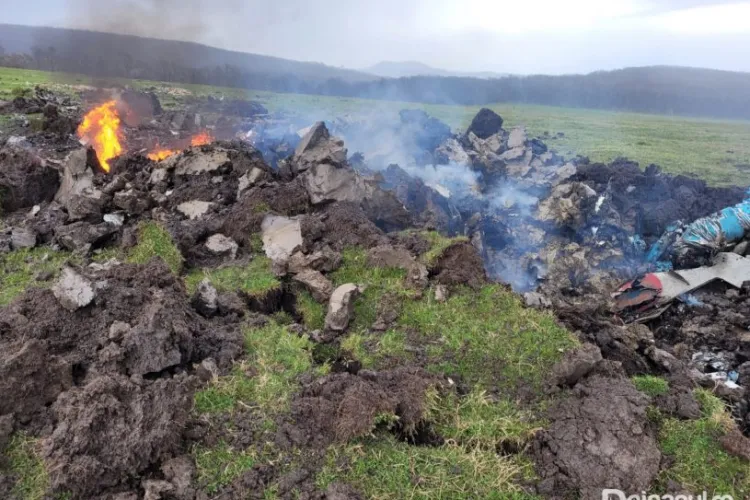 S-a găsit cutia neagră a MIG-ului de la Câmpia Turzii! Avionul prăbușit a făcut un crater de 3 metri - VIDEO dronă   