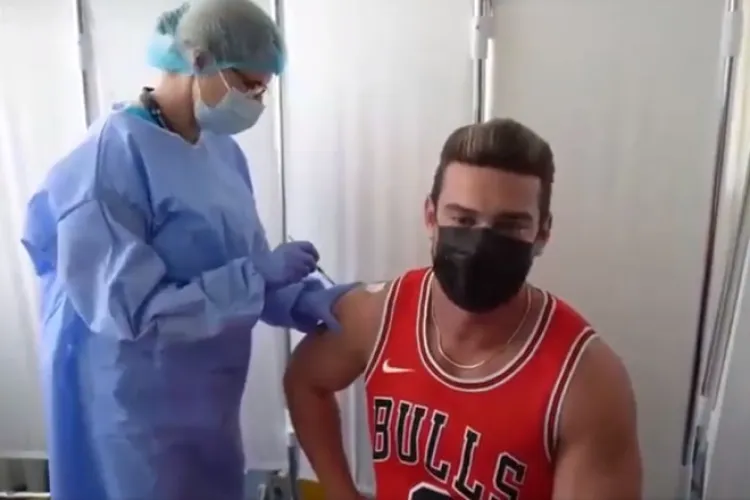 Dorian Popa s-a vaccinat anti-COVID. Momentul, postat pe RO Vaccinare: „Cred cu tărie că acest vaccin ne va duce către normalitate” 
