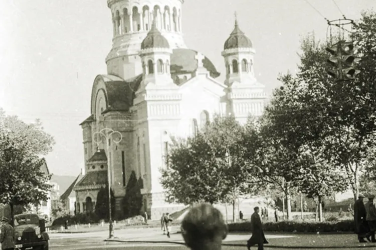 Clujul din 1956, văzut prin lentila unui cunoscut artist australian. Piața Avram Iancu era absolut superbă - FOTO   