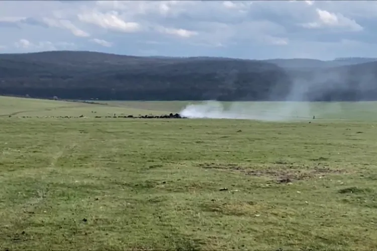 MIG-21 din Câmpia Turzii prăbușit la Mureș! Cine e pilotul care s-a catapultat și care e starea lui - VIDEO   