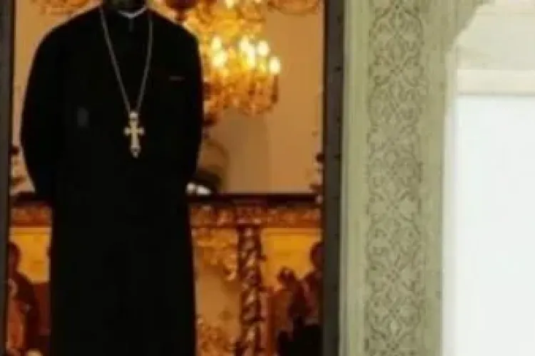 Un preot a fost prins în flagrant, în timp ce întreținea relații intime cu un minor