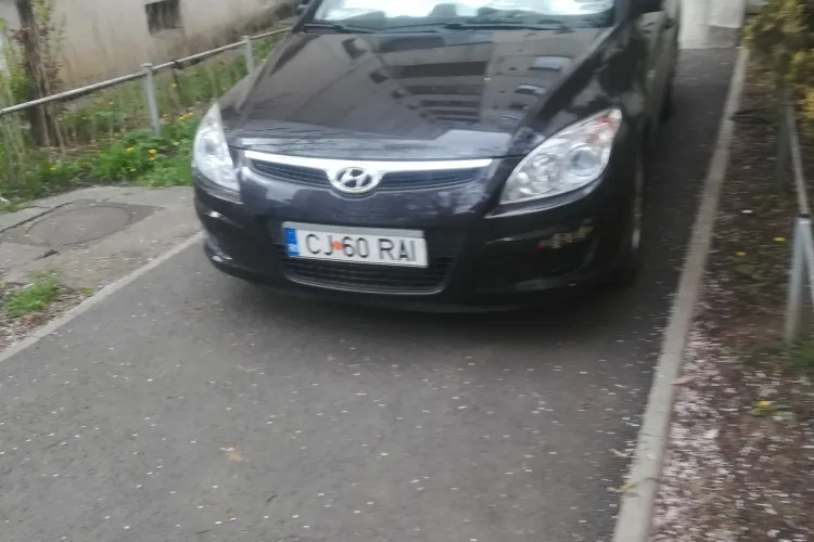 Parcare ruptă din ”RAI” pe strada Dorobanților, din Cluj-Napoca -  FOTO