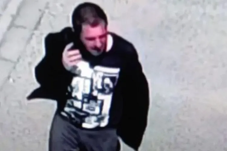 Bărbatul care a încercat să fure o fetiță de la locul de joacă a avut mai multe victime în ultimele zile