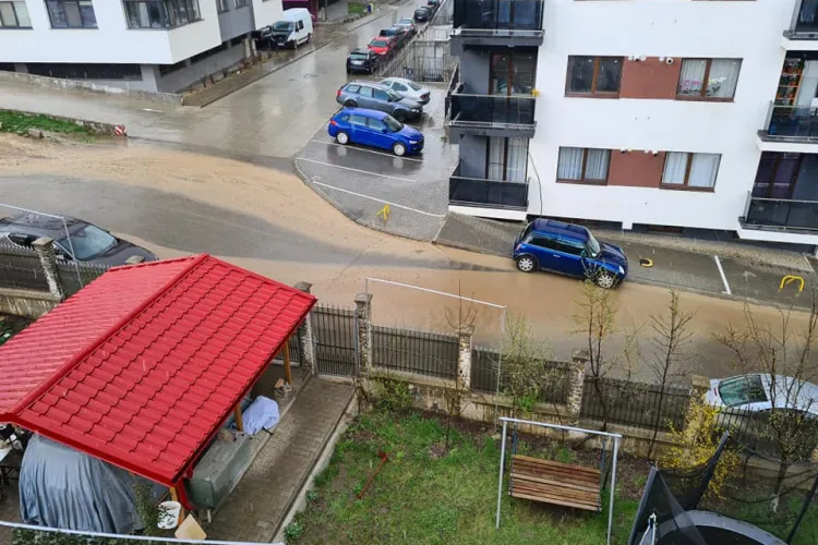 Râul din Baciu, de pe strada Neptun. Oamenii sunt exasperați de haosul imobiliar - FOTO   