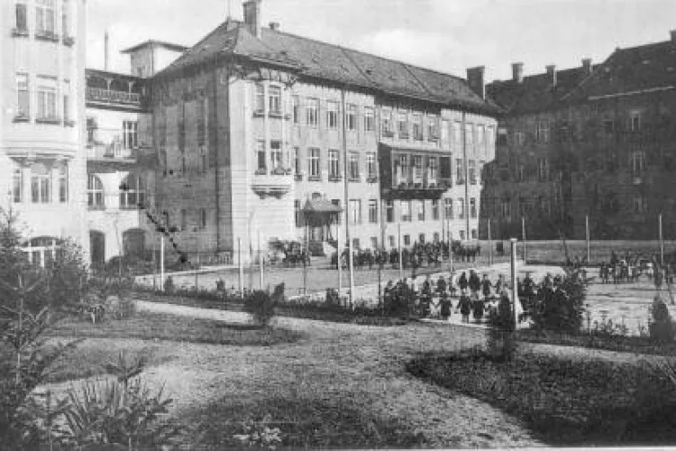 Clădirea Marianum - A găzduit școala de fete și acum Facultatea de Litere a Clujului - FOTO