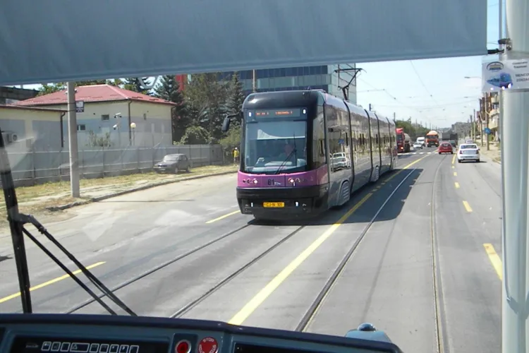 Bandă dedicată pentru tramvaie pe Bulevardul Muncii! Se distruge iarăși traficul?   