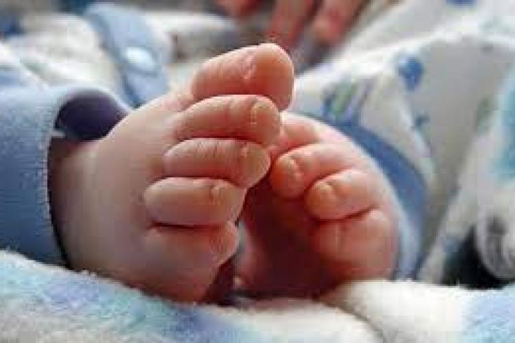 Un bebeluș de câteva luni, bolnav de COVID, a murit la Spitalul din Sibiu