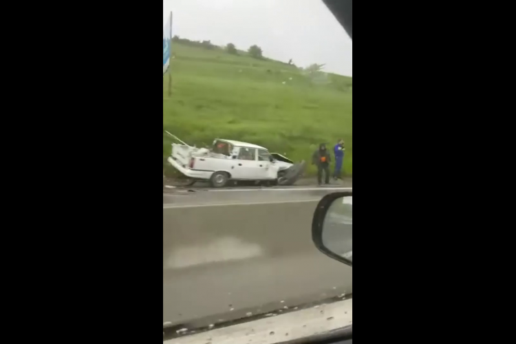 Acident în Feleac, la urcare dinspre Vâlcele! Mașinile s-au lovit de parapete - VIDEO
