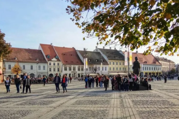 Municipiul Sibiu va avea un centru de vaccinare drive-through în parcarea din centrul istoric