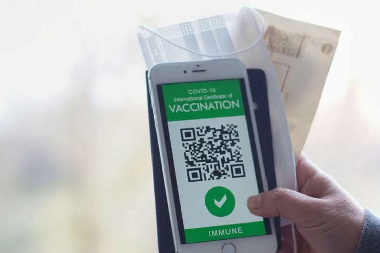Pașaportul COVID ar putea deveni operațional de luna viitoare