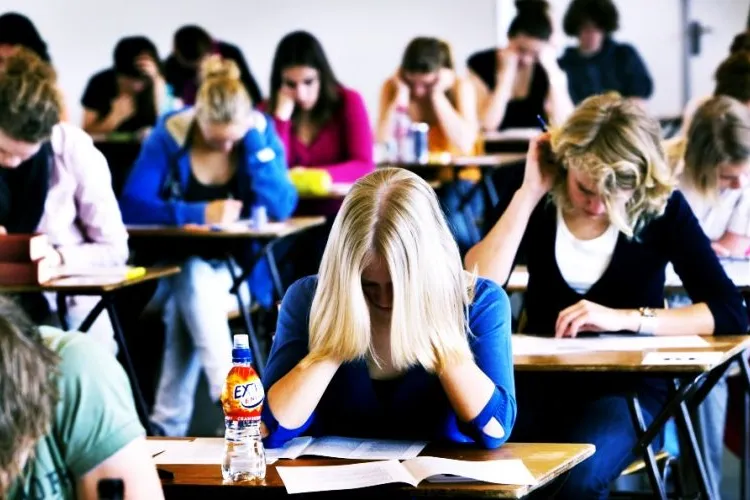 Psihologul Daniel David explică de ce elevii preferă școala online   