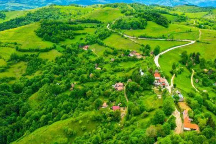 Imagini spectaculoase cu Transalpina de Apuseni. Drumul turistic urmează să fie finalizat în 2022