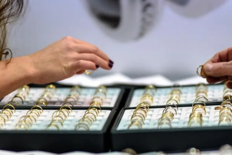 Un floreștean a jefuit un magazin de bijuterii ca în filme. Cum a furat o bijuterie de 3.000 de EURO?