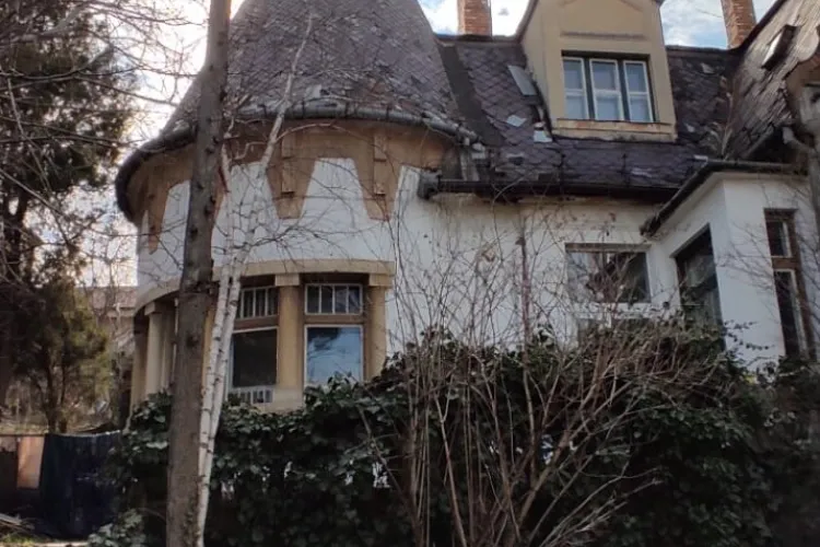 Conac din centrul Clujului, scos la vânzare pentru 930.000 de EURO. Ce îți poți lua cu aceeași sumă, în Paris? - FOTO