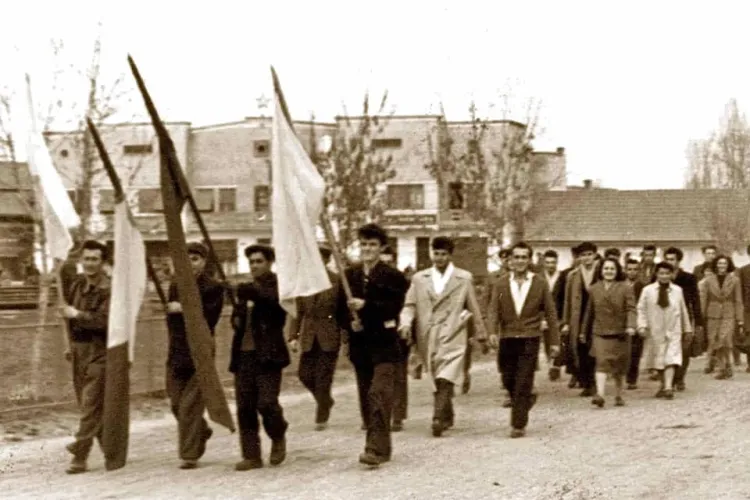 1 Mai 1959, sărbătorit la Câmpia Turzii, de muncitorii de la ISCT - FOTO