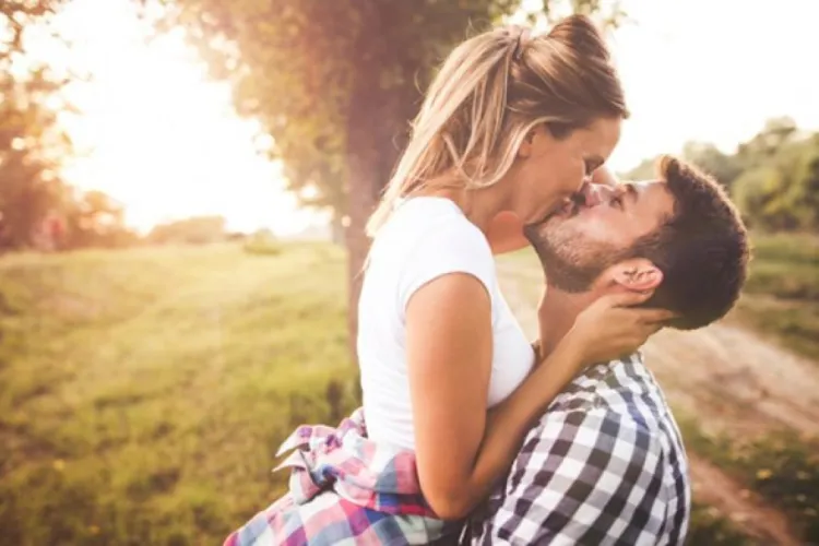 Îndrăgostiții suferă de „sindromul Moș Crăciun