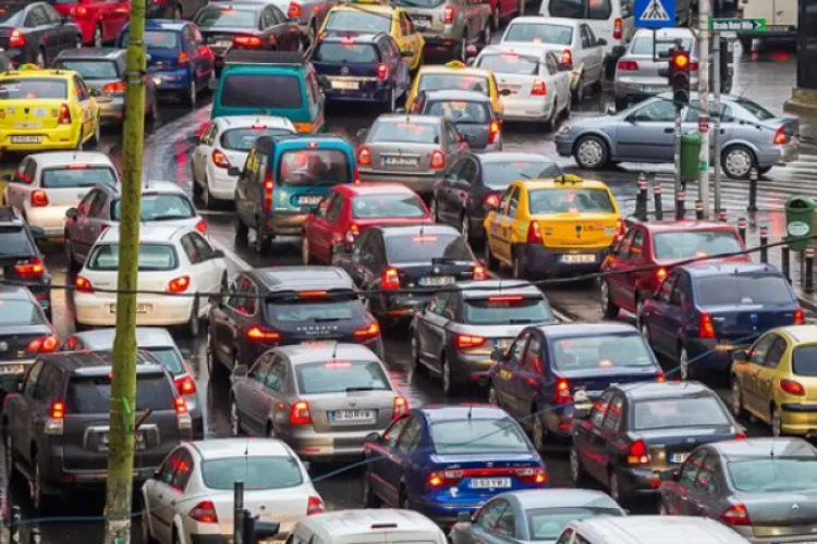 Se pregăteşte o nouă taxă pentru şoferi. „Ţine cont cât mai bine de principiul poluatorul plăteşte”