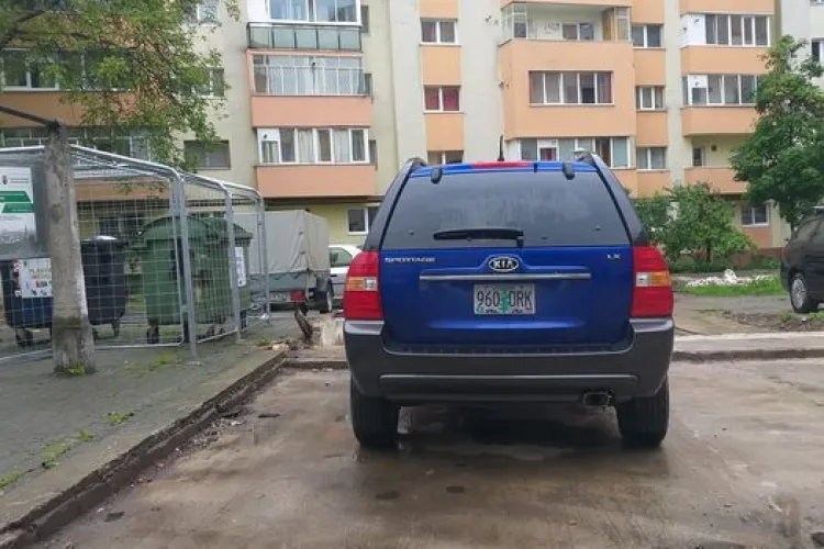 Cluj: Un șofer i-a ocupat locul de parcare de patru zile. Ce e de făcut? - FOTO