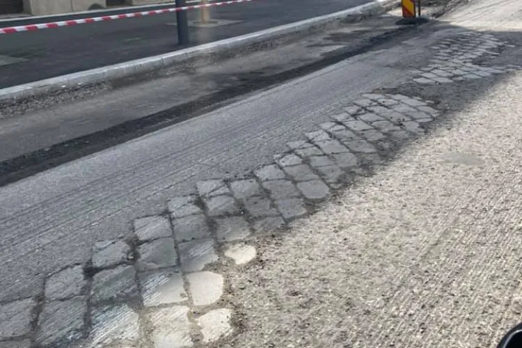 Cluj: Drumul din piatra cubică făcut de meseriași în 1900 încă rezistă pe strada George Coșbuc - FOTO